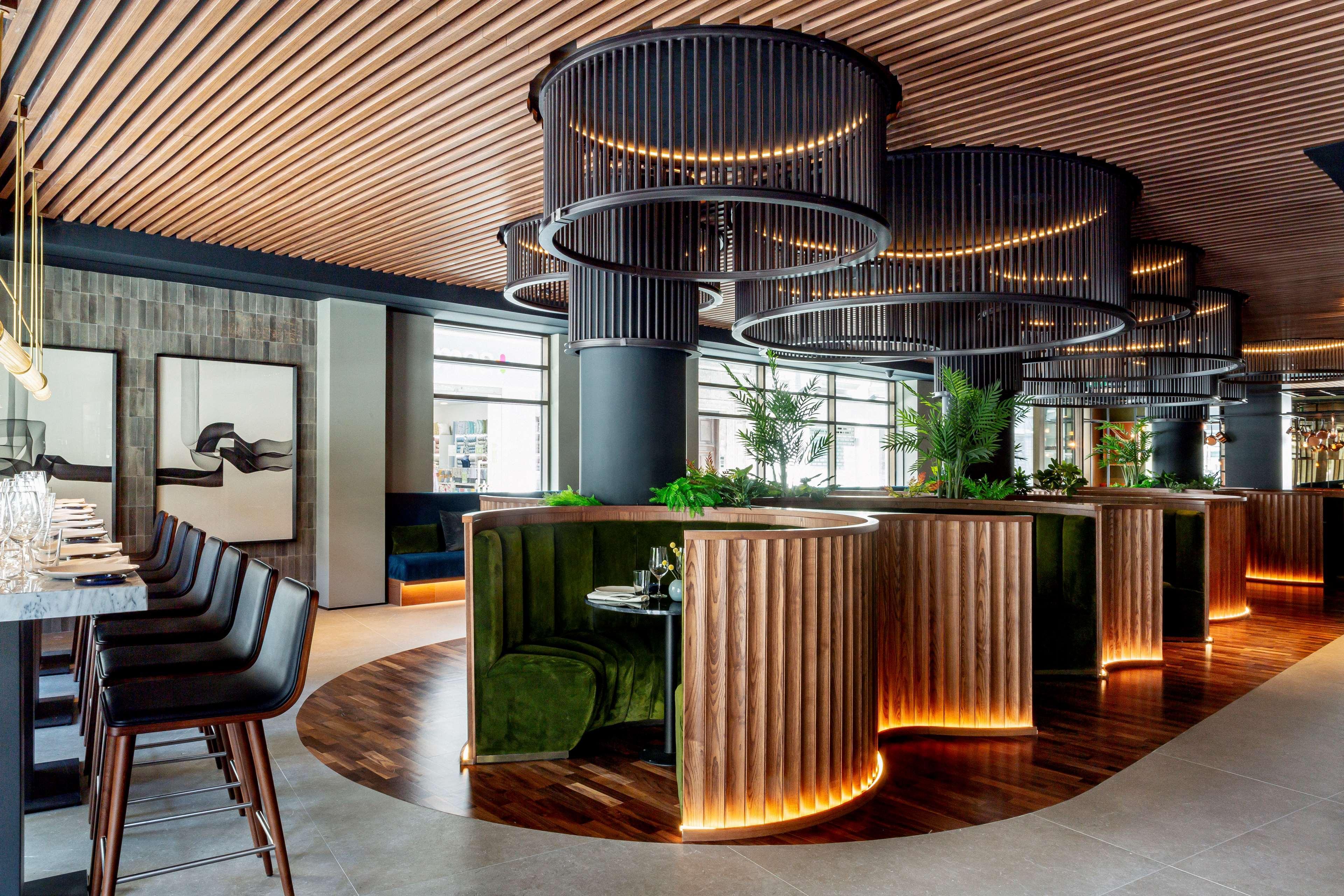 Radisson Collection Hotel, Magdalena Plaza Sevilla Luaran gambar The interior of the lounge