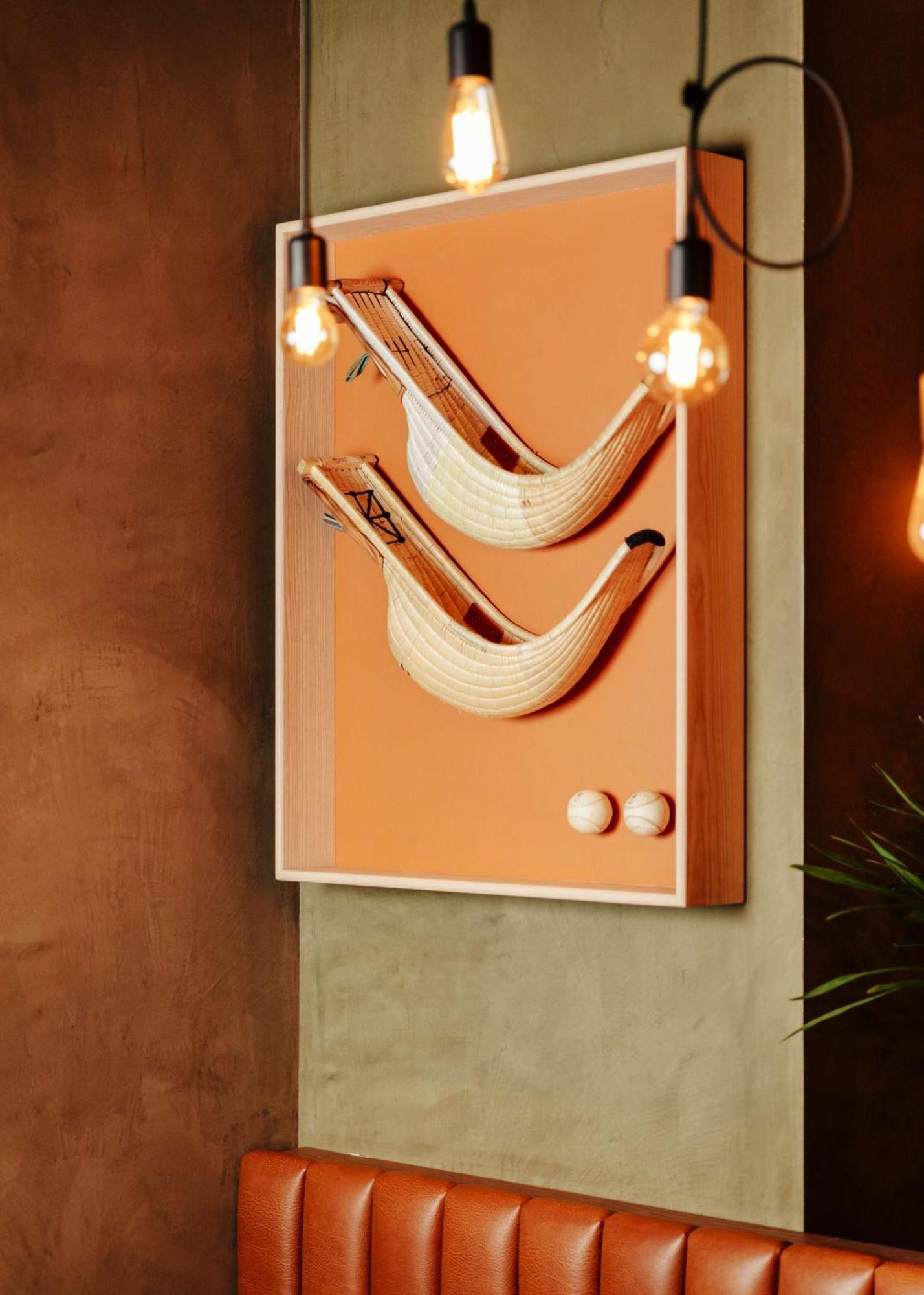 Radisson Collection Hotel, Magdalena Plaza Sevilla Luaran gambar A wall mounted version of the game