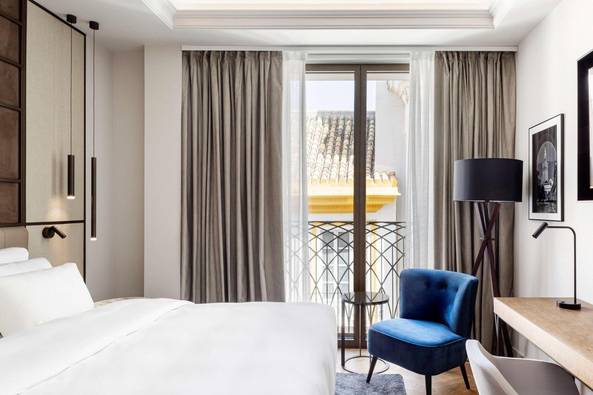 Radisson Collection Hotel, Magdalena Plaza Sevilla Luaran gambar Deluxe room
